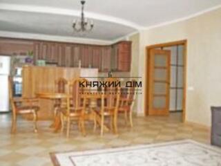 Є гененратор! Продаж 3-к.кв. студіо, метро Житомирська по вул. ...