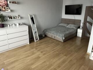 Продается 1 комнатная квартира в Центре в закрытом дворе новостройки