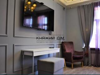 Здається 1 к. Кв. студія по вул. Велика Васильківська 26, 25/15/5 кв. 