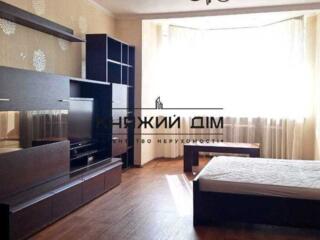 105 м#178; | 7 поверх | 3 окремі кімнати | 19 000 грн/міс.Простора ...