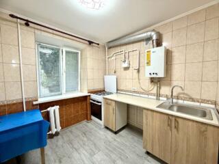 Продаю 2к квартиру в центрі біля 