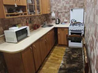 Продам 2 комнатную квартиру в Центре.