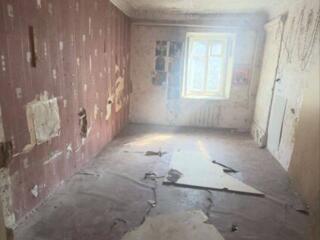 Продаж двокімнатна квартира історичнe місце  театр Одеси.