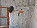 Очистка стен потолков от штукатурки краски извести обоев плитки полное