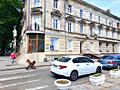 Фасадное коммерческое помещение в центре города Канатная