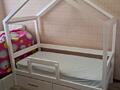 Pat - casuta elegant din lemn natural cu 2 sertare. Cadou saltea