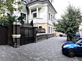 Продам трехэтажный частный дом в центре города. Общей площадью 418 ...