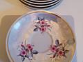 Продам блюдца. и керамическую сахарницу.