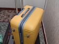 Продам новый облегчённый чемодан 75/50/35. Вес всего 2.1 кг.