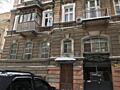 Продається чотирикімнатна квартира на Троїцькій в історичному центрі .