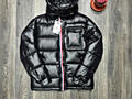 Продам пуховик moncler