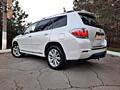 Toyota Highlander 03/ 2012 год 3,5 гибрид. Цвет белый жемчуг,