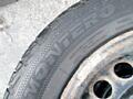 Продам зимнюю резину 185/65R15