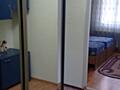 Se dă în chirie apartament cu 2 odăi 30 m2, pe termen îndelungat.