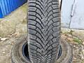 Продам пару новой зимней резины 205/65 R15