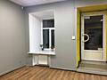 В продаже фасадное торгово-офисное помещение (с подвалом) в Центре