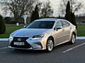 Продается Lexus ES 300h Модельный год 2014 Мотор 2.5 Гибрид Коробка Ав