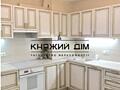 Продається 3 кім. розд. на вул. Пчілки Олени 2Б. Площа: 120/62/12 кв. 