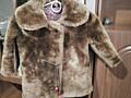 Продаю детскую шубку из цигейки — 300 ₽