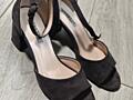 Продам босоножки новые в упаковке.