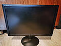 Монитор ж/к 19" полностью рабочий в хорошем состоянии