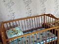 Продаю детскую кроватку деревянную.