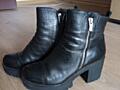 Продаются ботинки