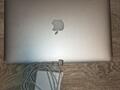 MacBook Air (13 дюйм., 2015 г. ) батарея 2-4 часа, зарядка в комплекте
