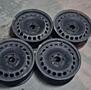 Продам 4 диска и 4 колпака.