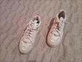 Кроссовки женские - 100 рублей