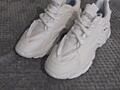 Продам совершенно новые кроссовки