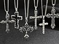 Подвески в виде креста, в различном оформлении, новые.