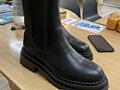 Продам новые ботинки
