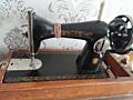 К продаже ручная швейная машинка ПМЗ с коробом