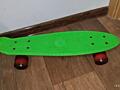Скейт пластмассовый зеленого цвета-колеса широкие, устойчивые