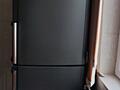 Двухкамерный холодильник HOTPOINT ARISTON, 283 л, матовый графит.