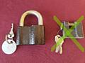 Продам замок навесной рабочий с 1-м ключом, б/у, состояние нового.