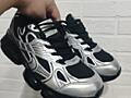 Продам новые кроссовки