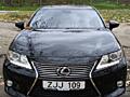 Lexus ES 300h. Нейтральные номера, черный на черном.
