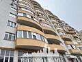 Vă propunem spre vânzare acest apartamentcu 3camere + living,sect. ...