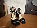 Продаю босоножки