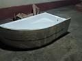 Продам акриловую ванну под восстановление.