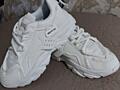 Продам новые кроссовки