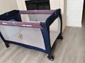 Se vinde manej-pătuț pliabil în stare foarte bună