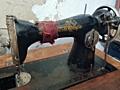 Продам старинную швейную машинку.