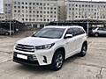 Toyota Highlander Limited Platinum 2019 год, гибрид.