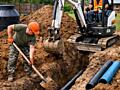 Копаем траншеи водопровод канализация под ключ в дом есть кольца