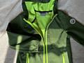Две ветровки 128 размера, за 250 рублей