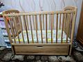Продам детскую кроватку в хорошем состоянии из натурального дерева.