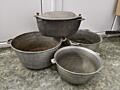 Продам чугунный казан и кастрюли